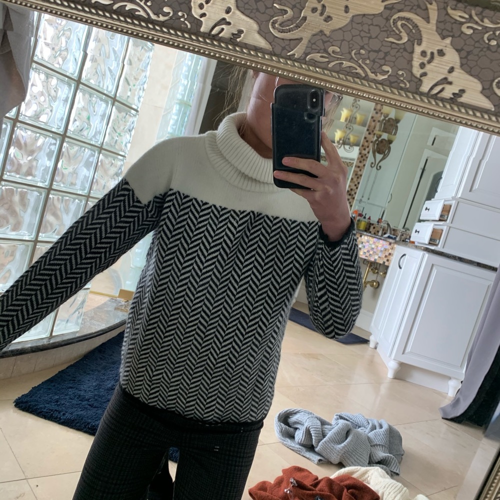 Vintage turtle neck sweater